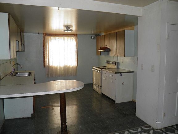 3rd image of 118 2nd Ave S