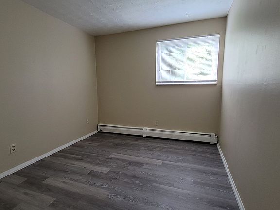 4th image of 2457 Montana Ave #1