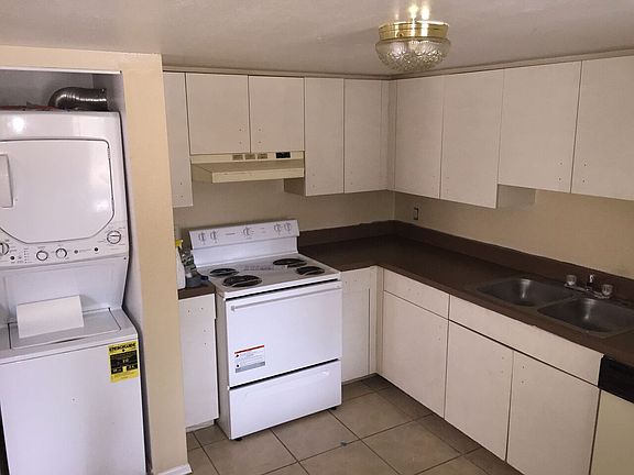 3rd image of 8138 Fairways Cir