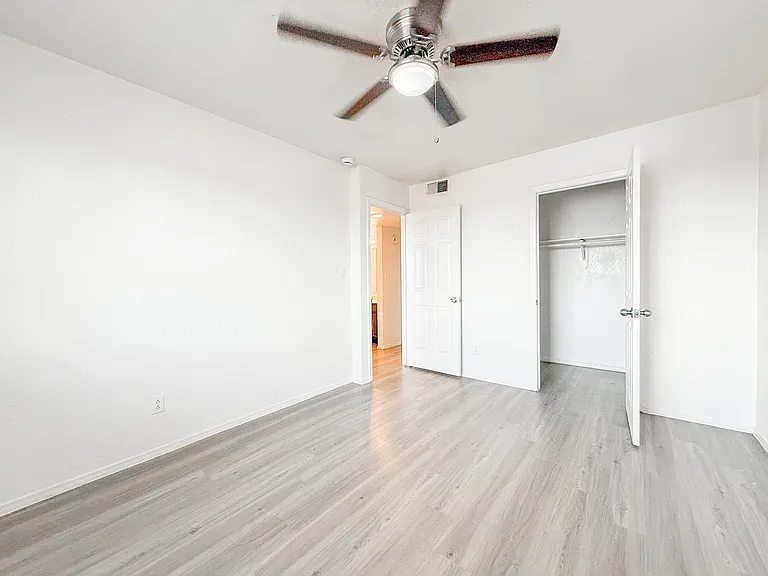 2537 W Georgia Ave #17 — Photo 15
