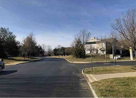 Exterior Neighborhood (street photo)