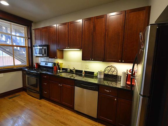 3rd image of 2113 W North Ave #11