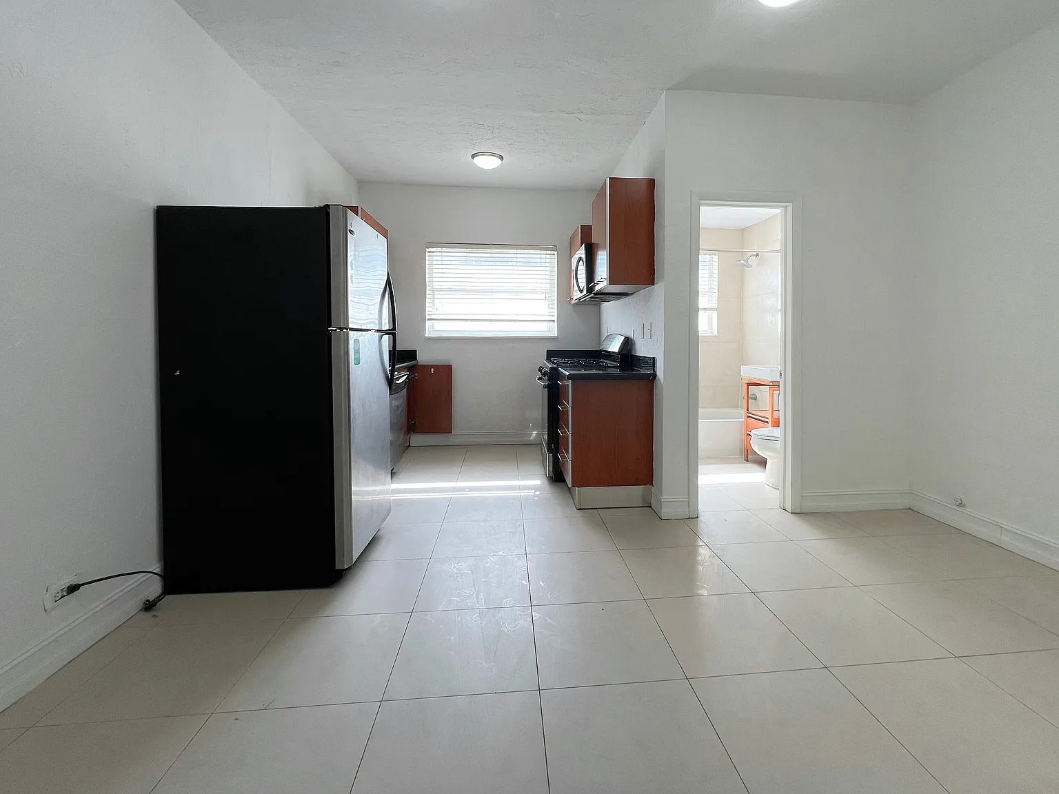 Studio, 475 sqft, $1,600 — Photo 3