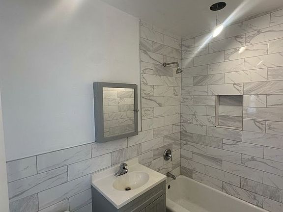 5th image of 205 Palisade Ave APT 1