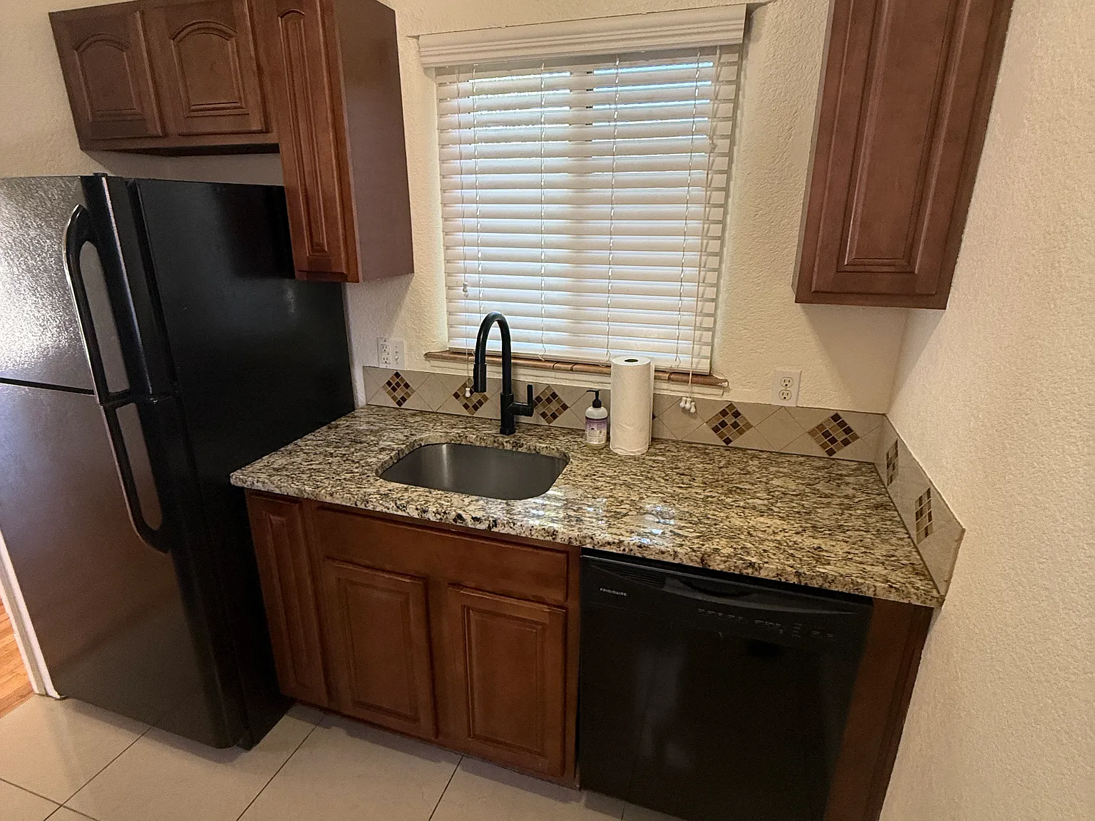 1 bed, 600 sqft, $1,325 — Photo 3