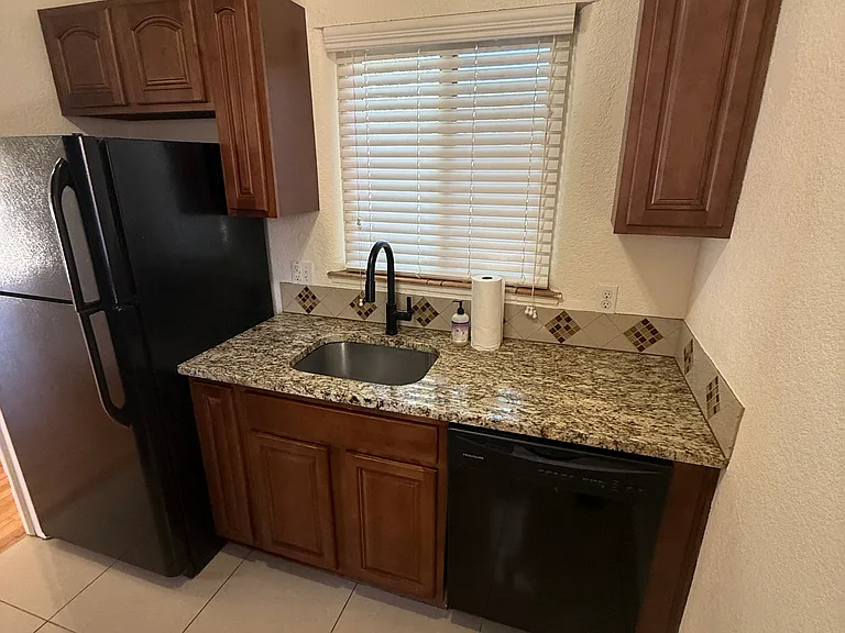 5907 E 14th Ave #5907 — Photo 3