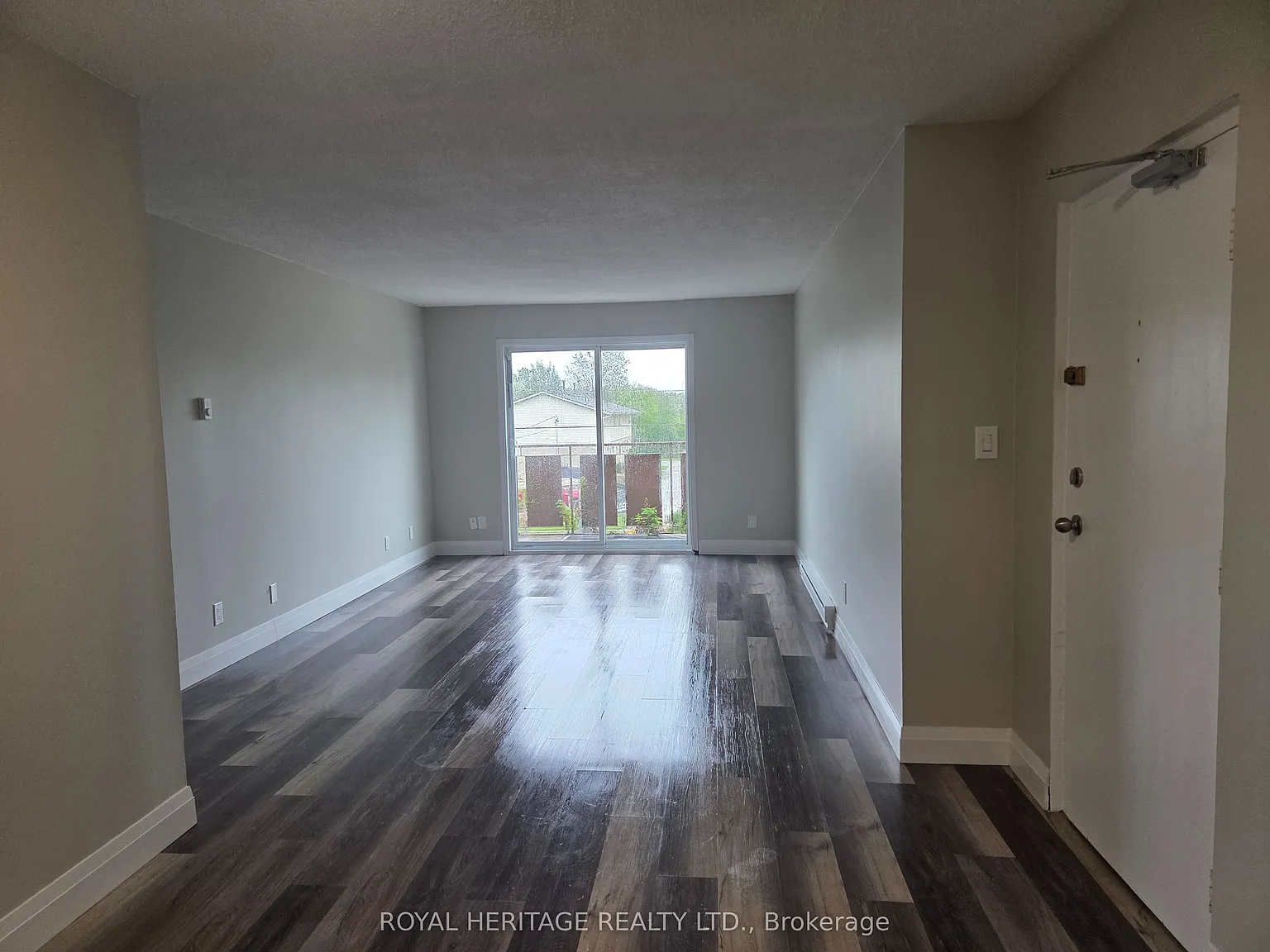 3 bed, $2,050 — Photo 4