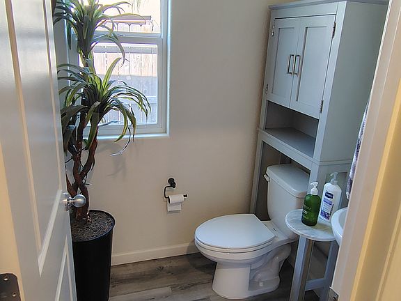 Guest bathroom downstairs