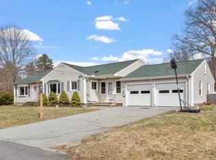 8 Center Cir, Plaistow, NH 03865