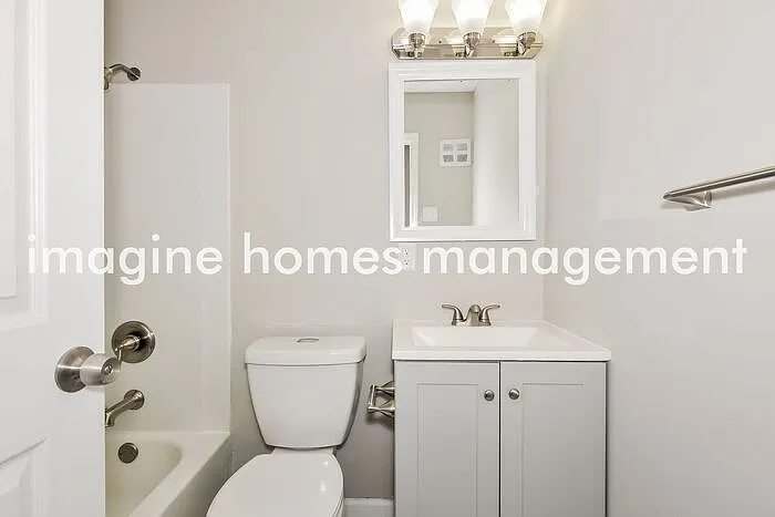 908 Broadhurst Dr — Photo 14