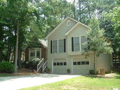 3221 Country Walk Dr.