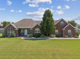 807 SW 19th St, Wagoner, OK 74467