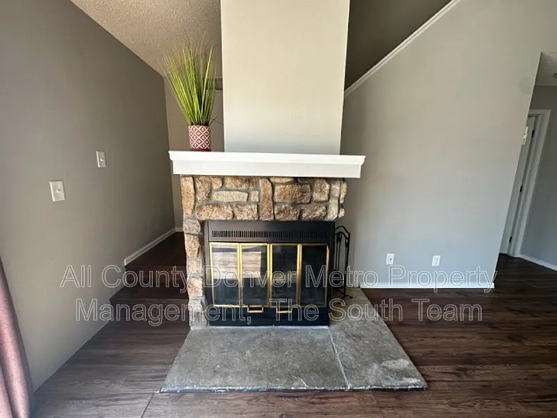 3 bed, 3.0 bath, 1405 sqft, $2,395 — Photo 4
