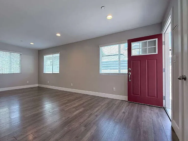 3652 1/2 Percy St #LOWER — Photo 3