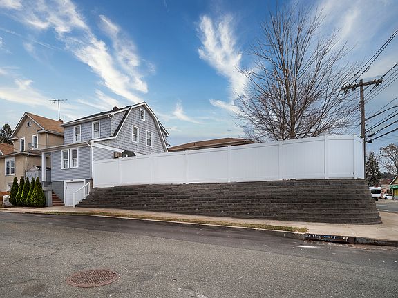 4th image of 172 Van Cortlandt Ave