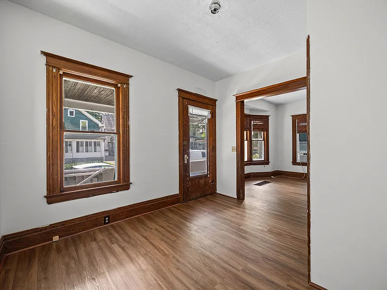 10 Bly St #1 — Photo 2