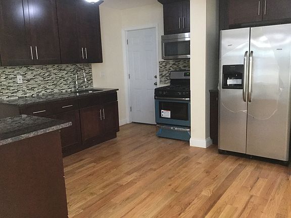 3rd image of 13902 Lakewood Ave #000