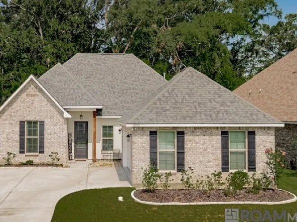 18955 Corlis Green Dr, Zachary, LA 70791