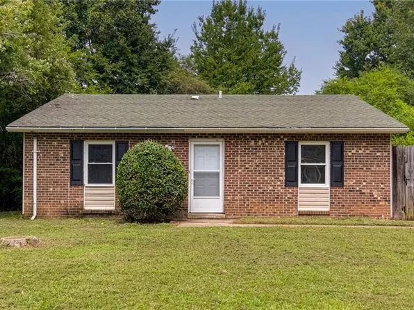 516 Tipperary Dr, Greensboro, NC 27406