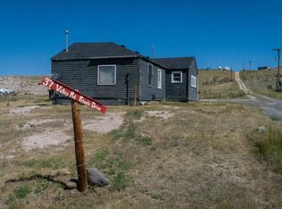 37 Valley Rd, Meeteetse, WY 82433