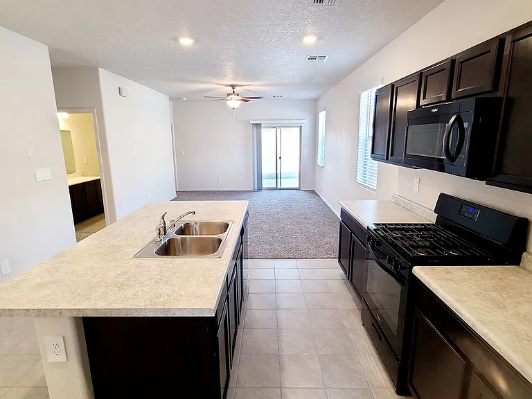701 Desert Senna Ave SW — Photo 2
