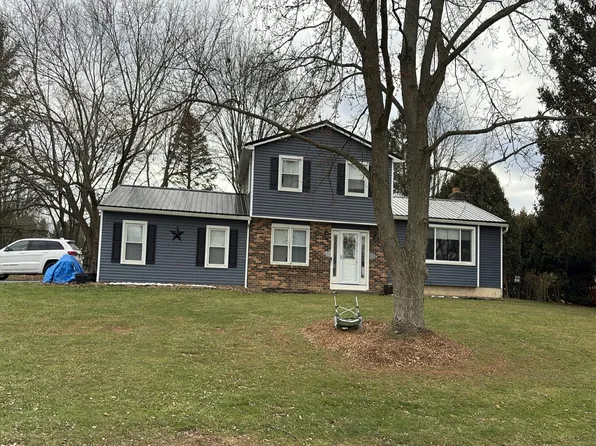 6140 Hanover Rd, Farmington, NY 14425
