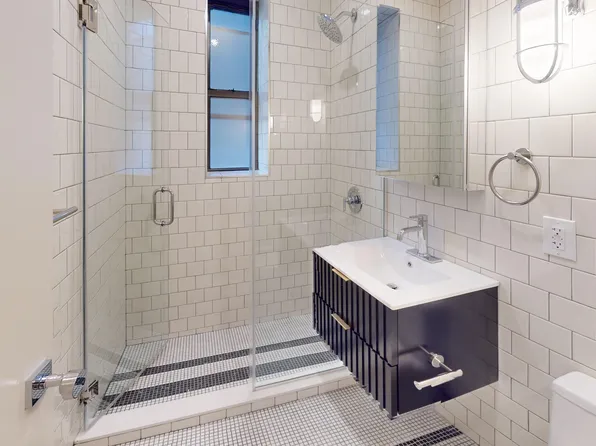 1031 Lorimer Street image 16 of 16