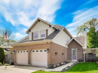 513 E Central Rd, Arlington Heights, IL 60005
