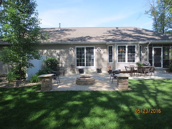 3rd image of 212 Hidden Brook Dr