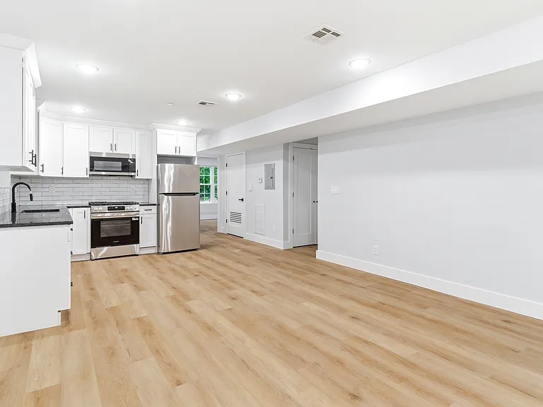 129 Mount Pleasant Ave #1 — Photo 2