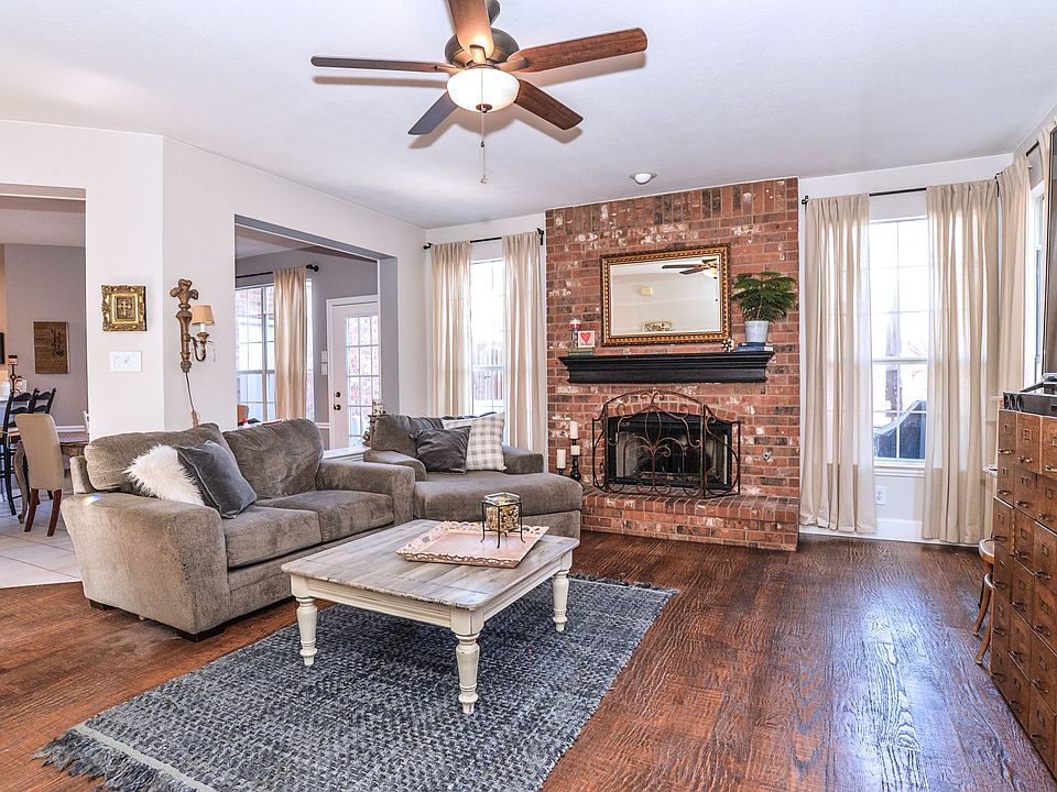 1st image of 636 Autumnwood Ln
