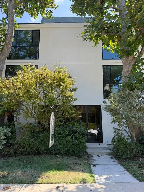 Bellagio Apartments — Photo 4