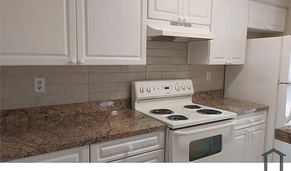 8746 Mallard Reserve Dr — Photo 16