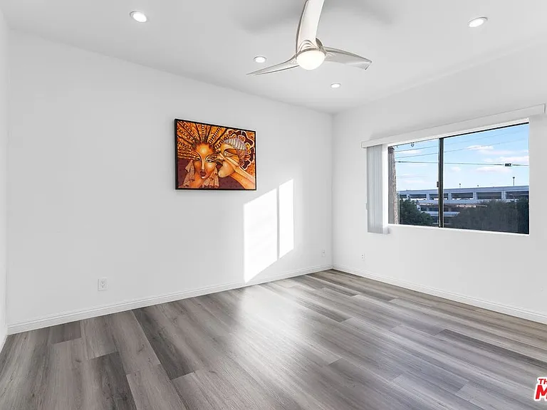 1727 S Bentley Ave #209 — Photo 15