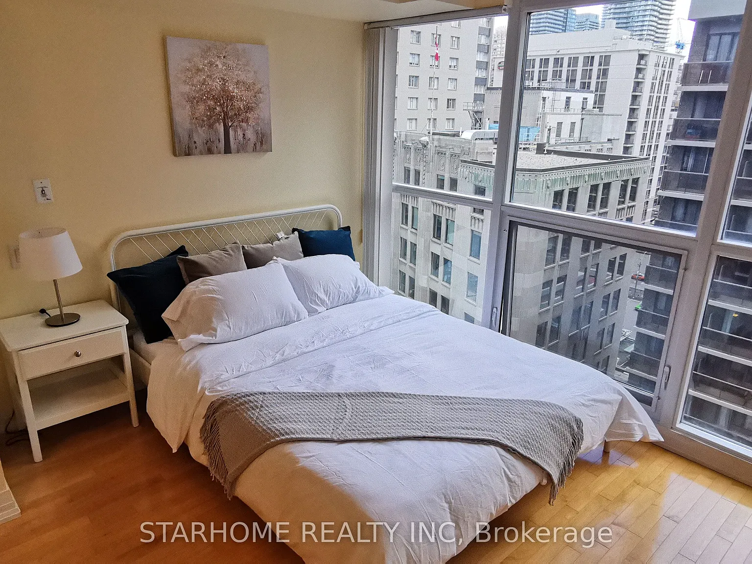 Studio, $2,100 — Photo 2