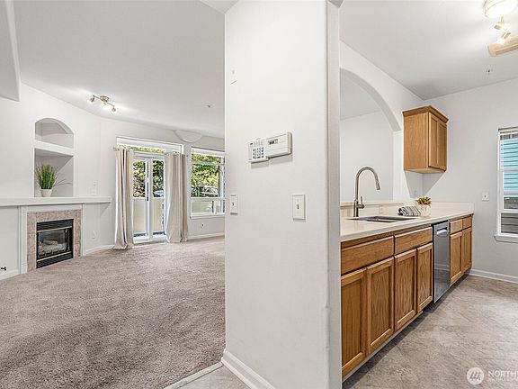 5th image of 2420 Grand Avenue #101
