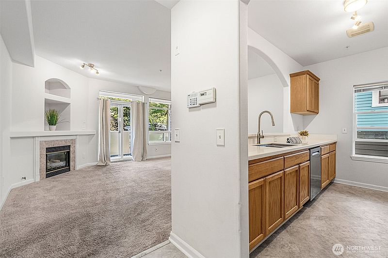 5th image of 2420 Grand Avenue #101