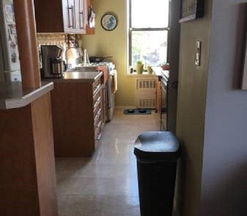 3rd image of 2534 Crescent St APT 5K