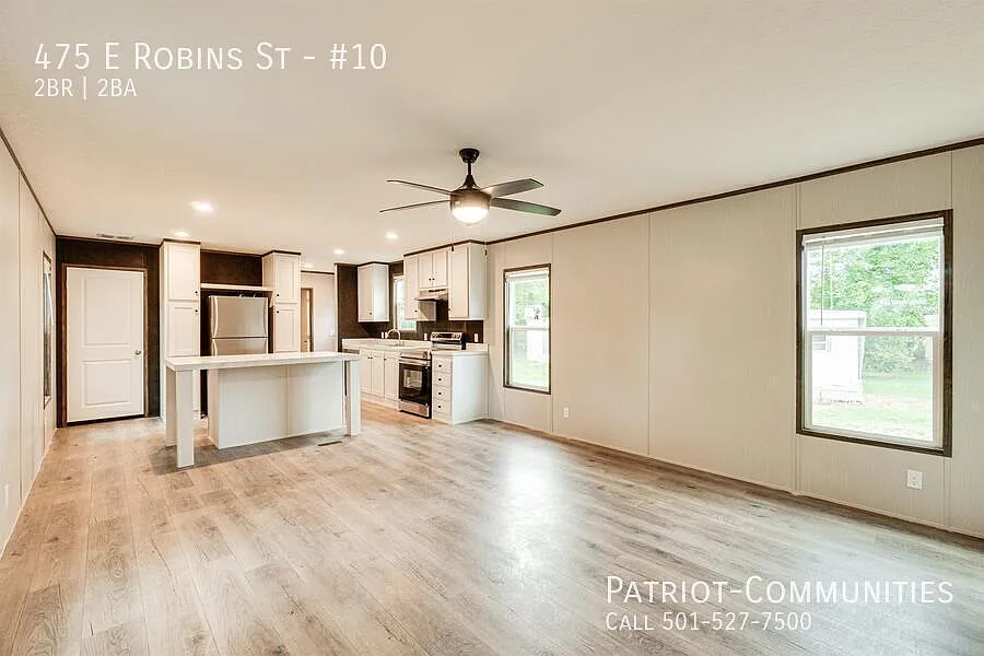 475 E Robins St — Photo 3