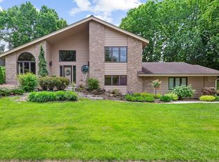 17005 Weston Bay Rd, Eden Prairie, MN 55347