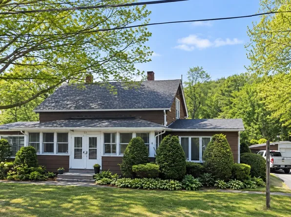212 Elm St, Agawam, MA 01001