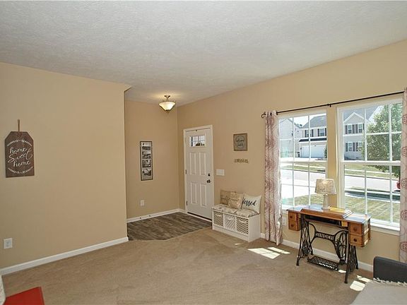 4th image of 1468 Crescent Dr