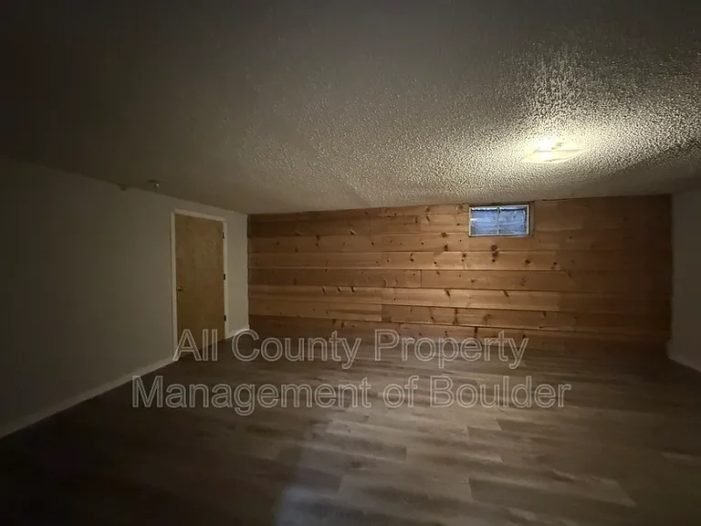 380 S 42nd St — Photo 15