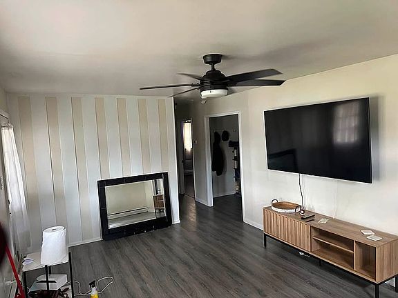 3rd image of 310 Eckmont Ave