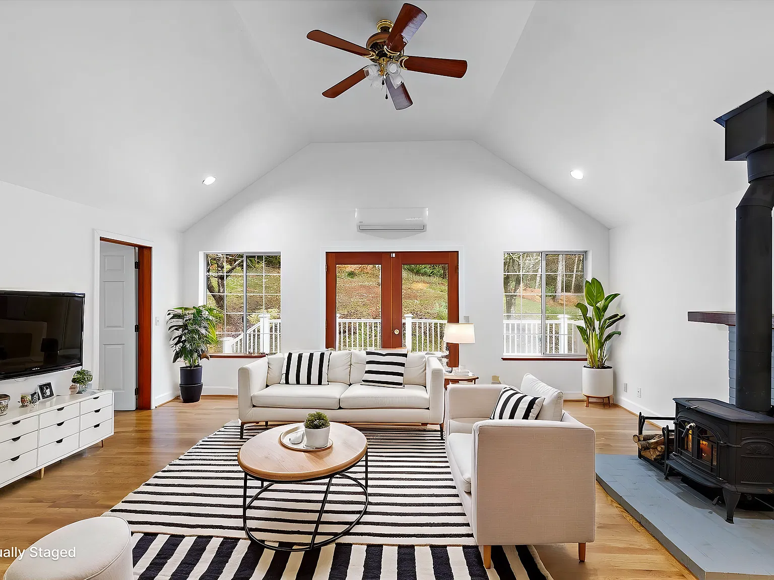 3 bed, 3507 sqft, $4,450 — Photo 3