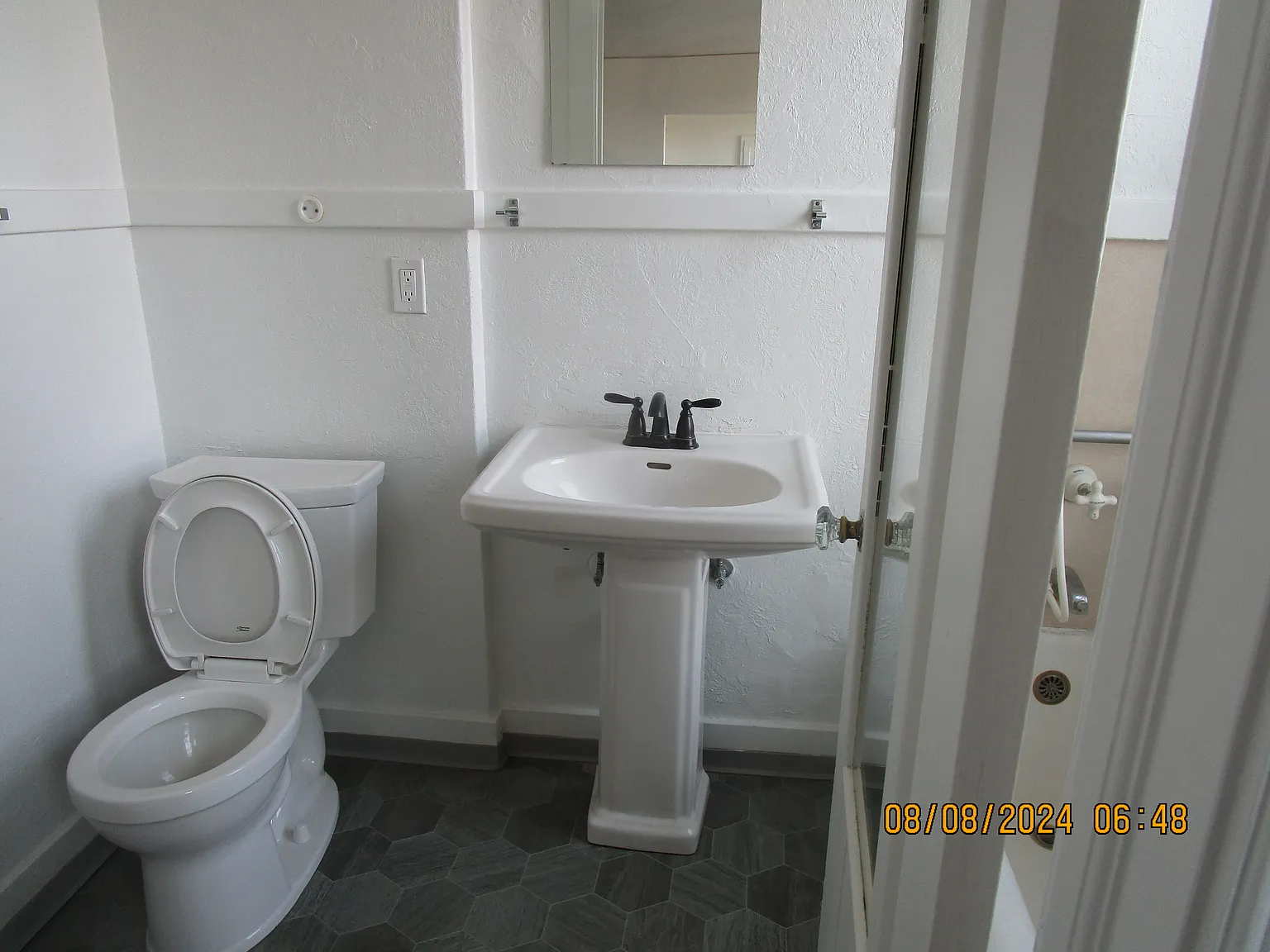 Studio, 435 sqft, $900 — Photo 3