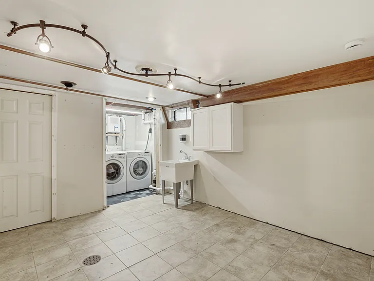 35 Fountain Ave — Photo 10