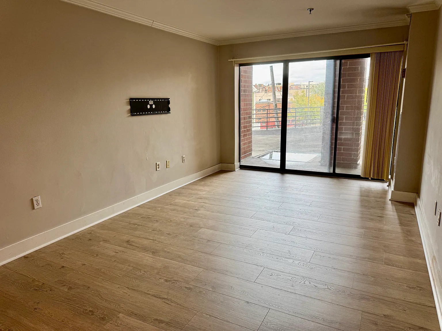 15 N Beacon St — Photo 1