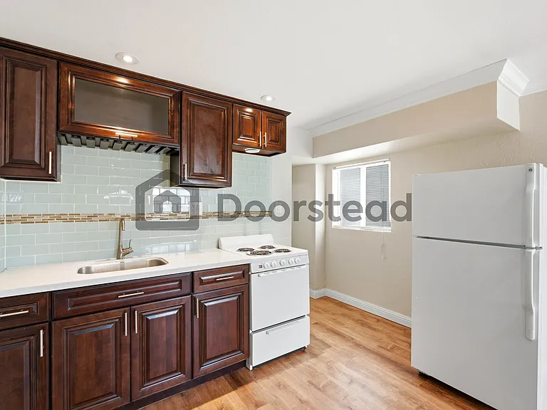 470 Westmoor Ave — Photo 16