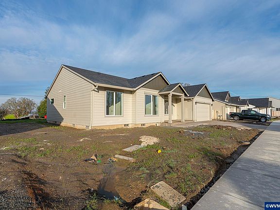 3rd image of 673 Parker Loop